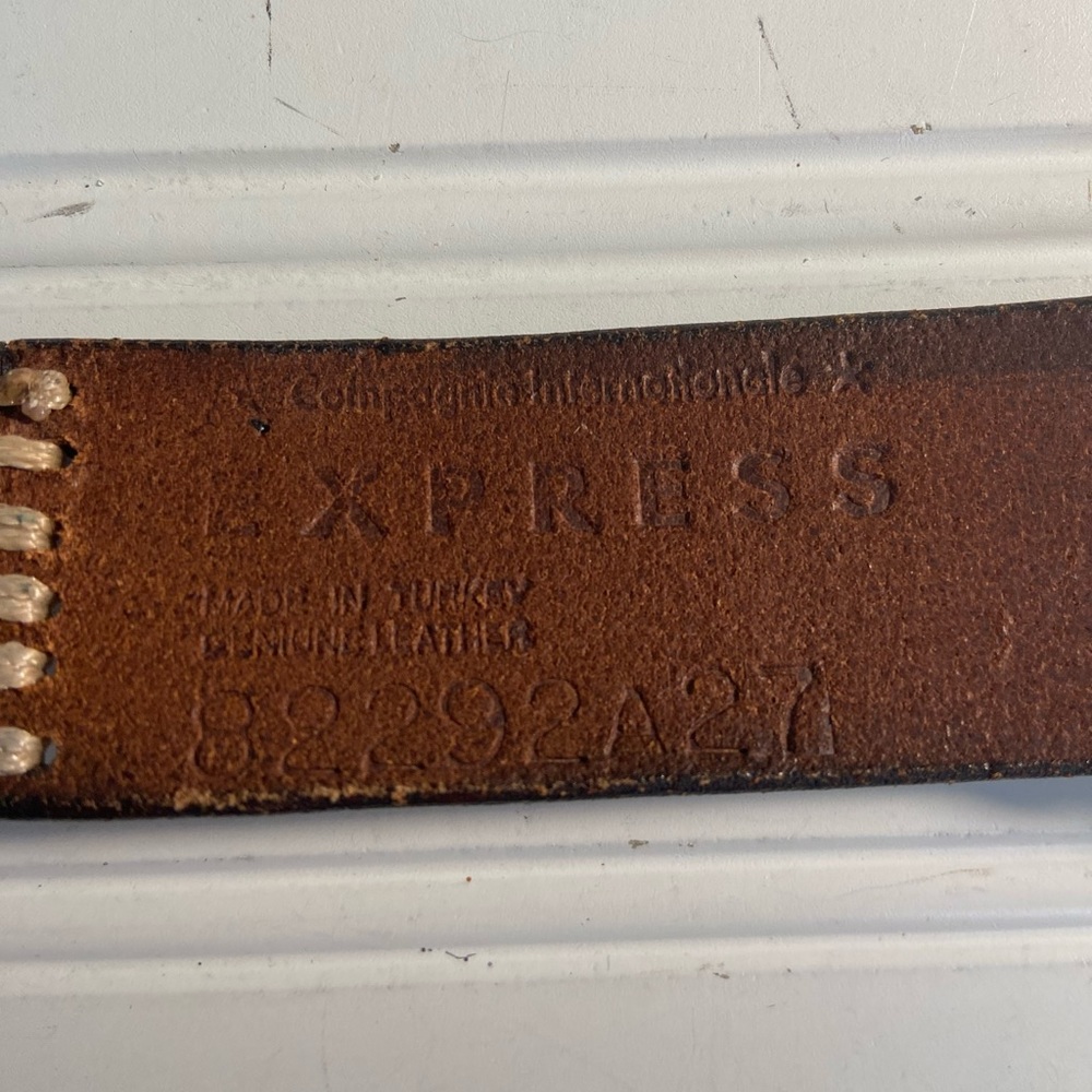 Express Woman's S Brown Leather Statement Belt 1 1/4" W 33 1/2" L Pre-Owned - Picture 5 of 6
